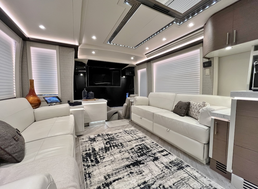 2019 Prevost  H3-45 For Sale