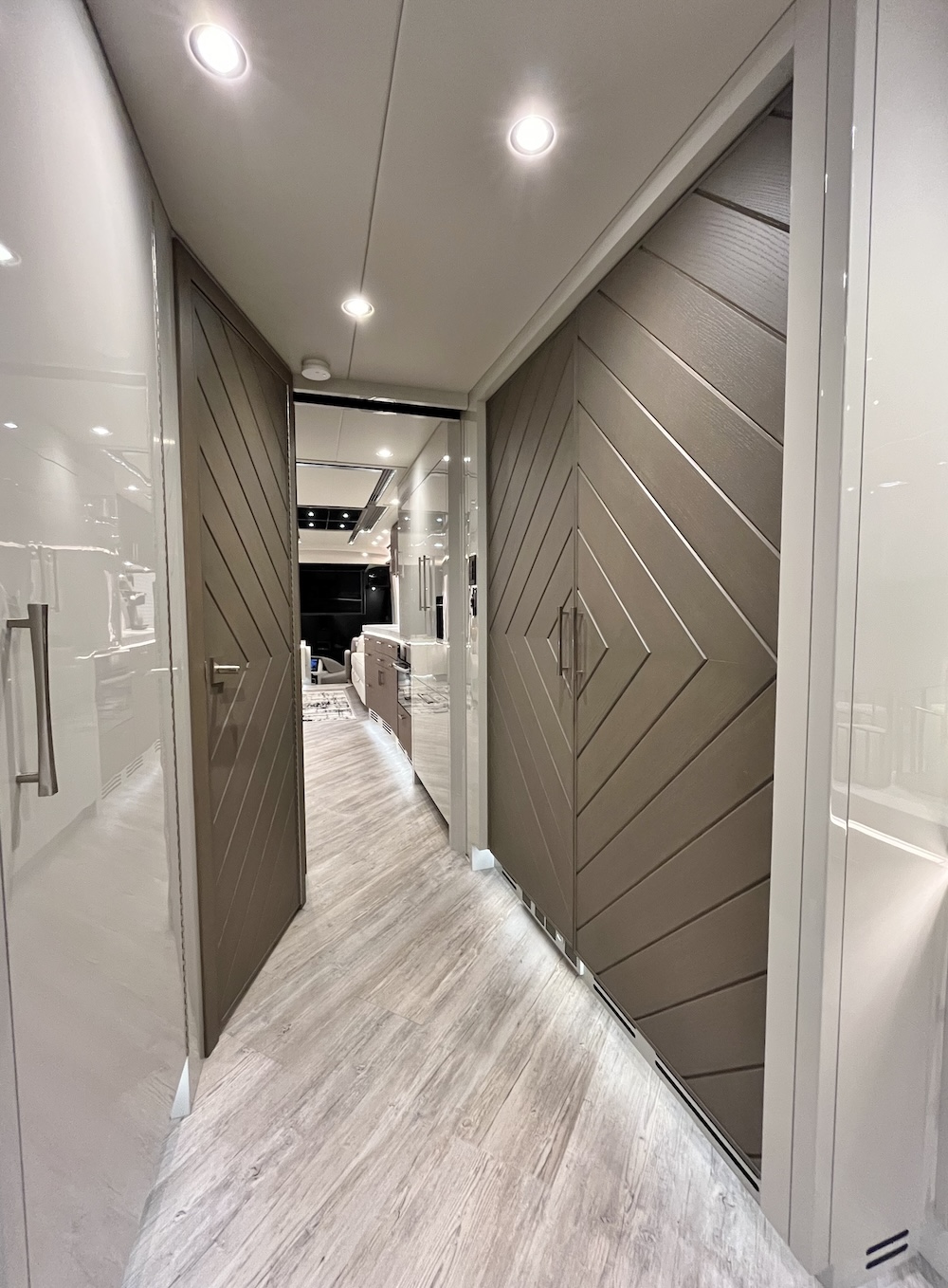 2019 Prevost  H3-45 For Sale