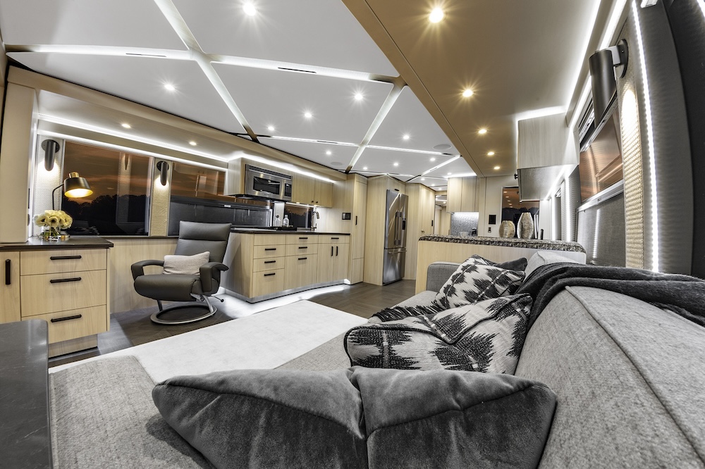 2021 Prevost Featherlite H3-45 For Sale