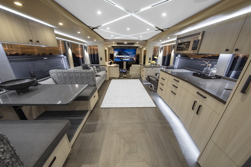 2021 Prevost Featherlite H3-45 For Sale