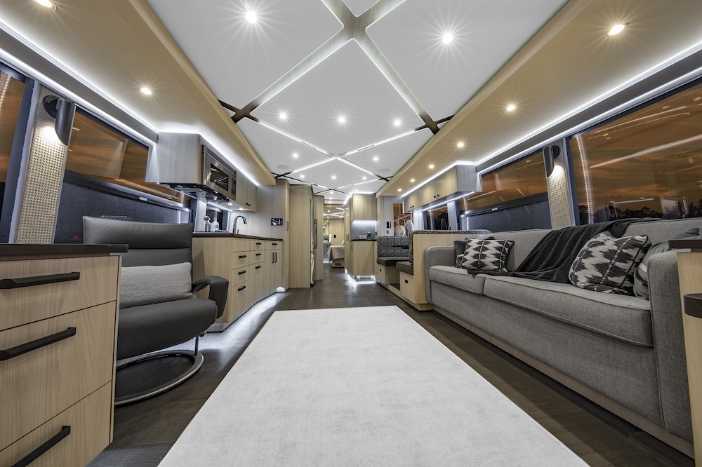 2021 Prevost Featherlite H3-45 For Sale