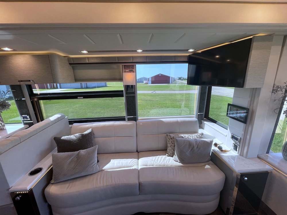 2022 Prevost Emerald  H3-45 For Sale