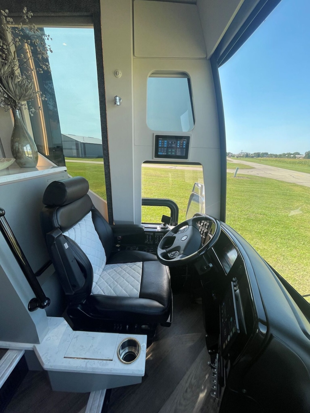 2022 Prevost Emerald  H3-45 For Sale