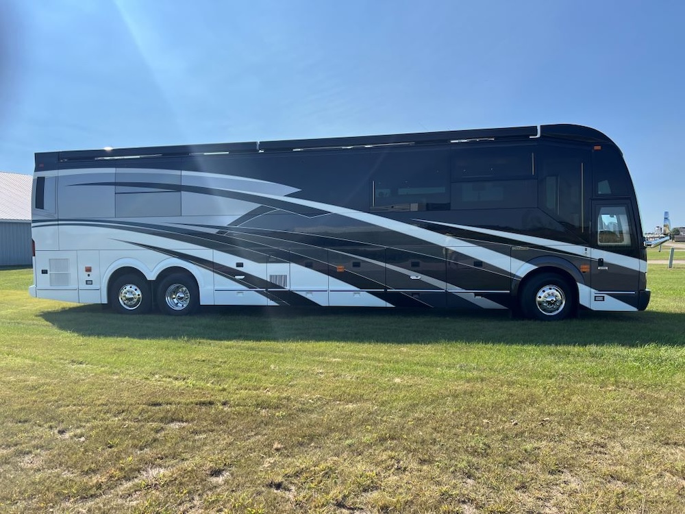 2022 Prevost Emerald  H3-45 For Sale