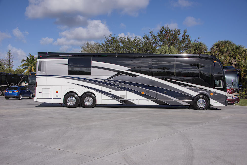 2022 Prevost Emerald  H3-45 For Sale