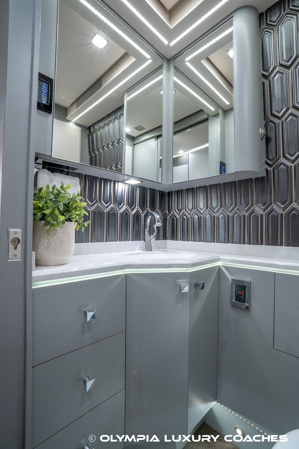 2023 Prevost Emerald H3-45 For Sale