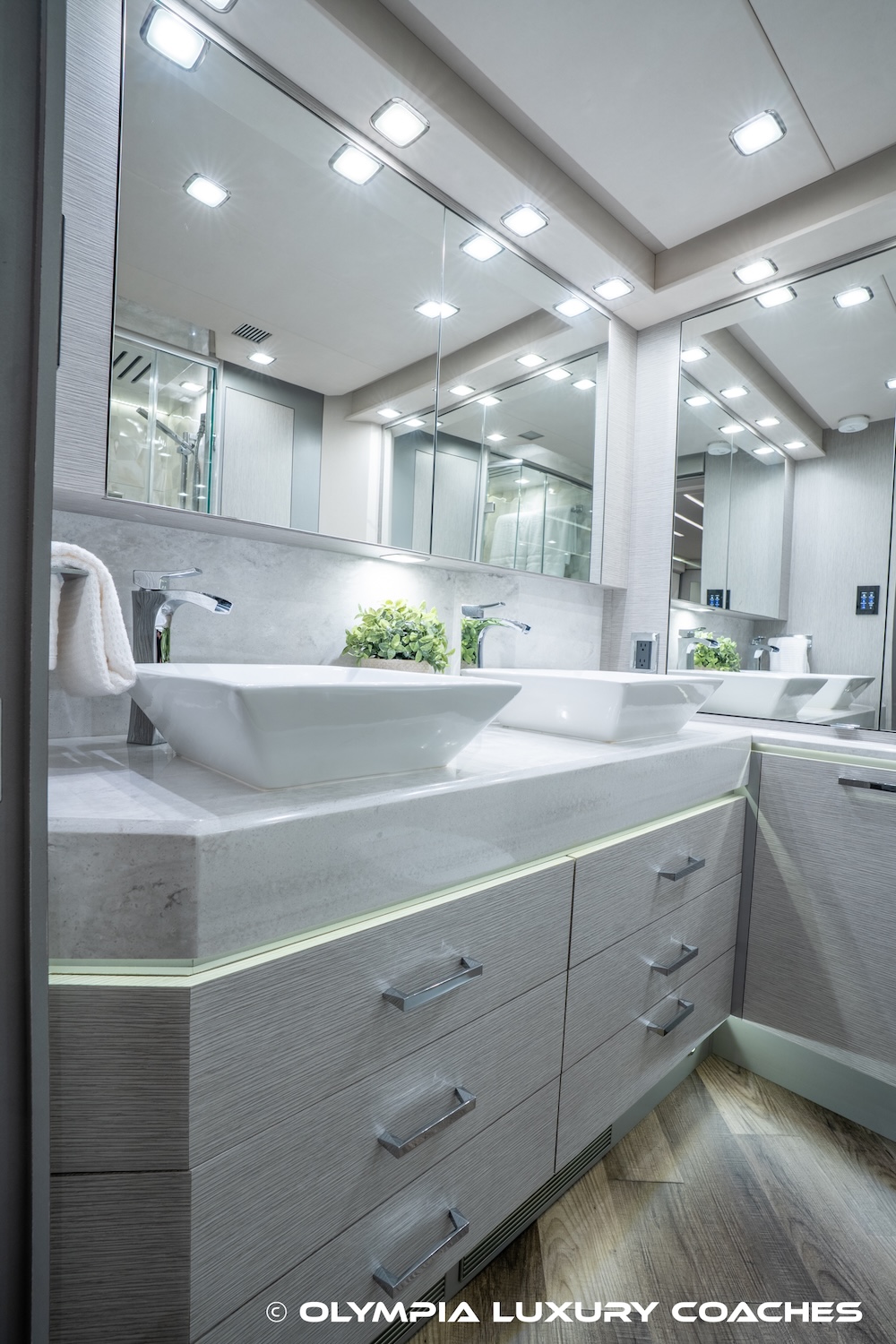 2023 Prevost Emerald H3-45 For Sale