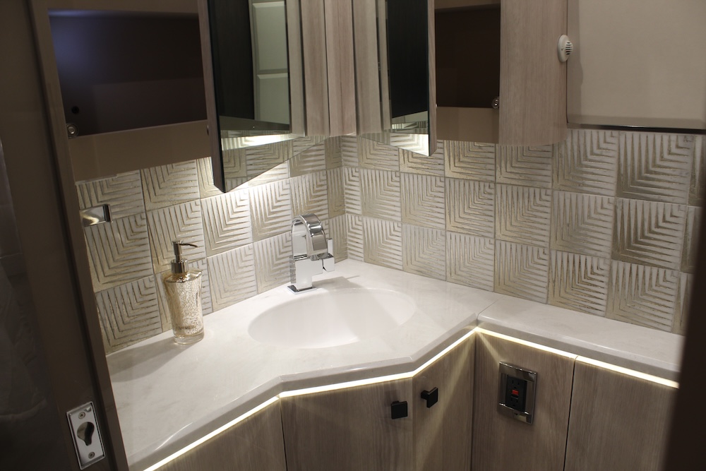 2023 Prevost Emerald H3-45 For Sale