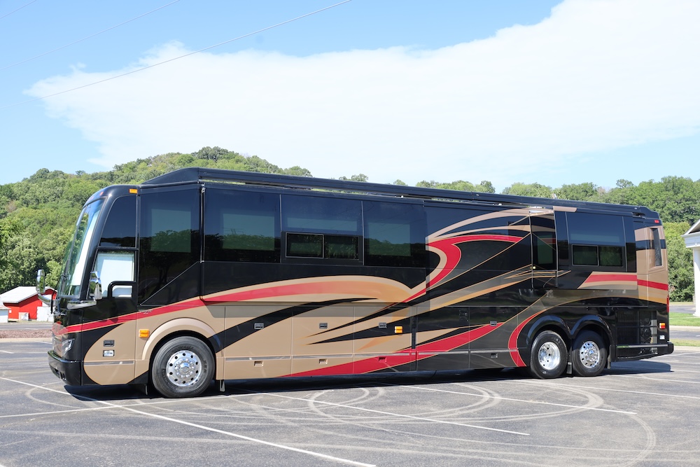 2025 Prevost Nashville Coach  H3-45 For Sale