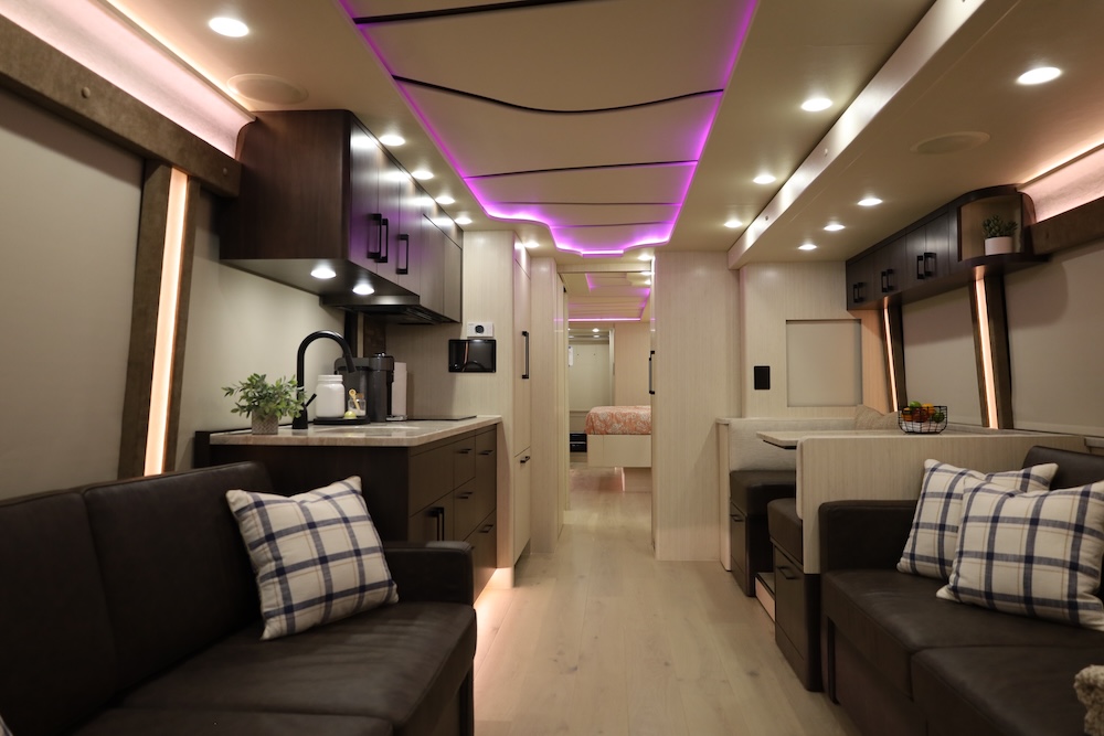 2025 Prevost Nashville Coach  H3-45 For Sale