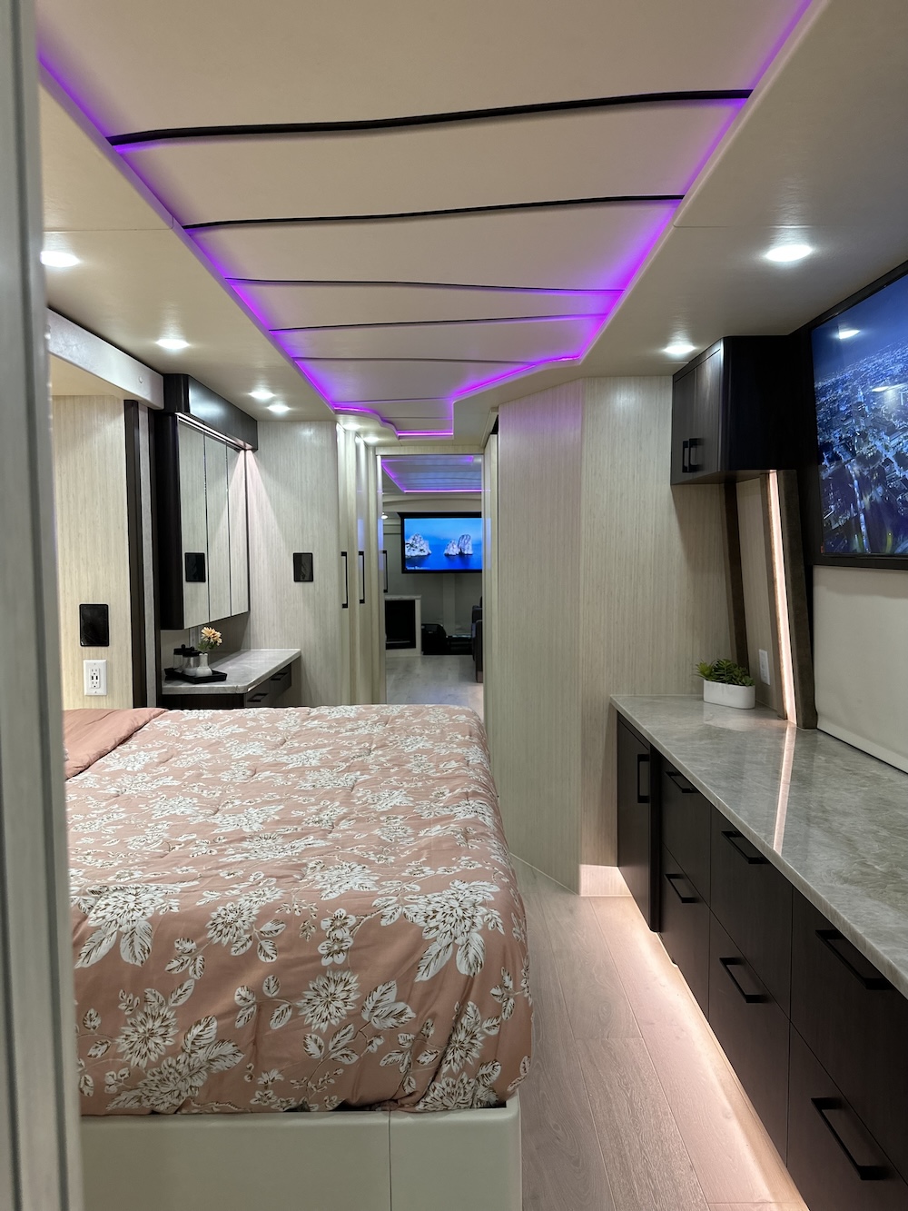 2025 Prevost Nashville Coach  H3-45 For Sale