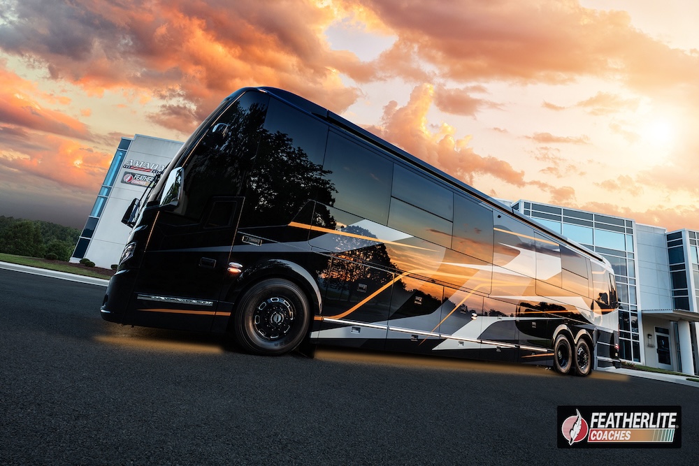 2026 Prevost Featherlite  H3-45 For Sale