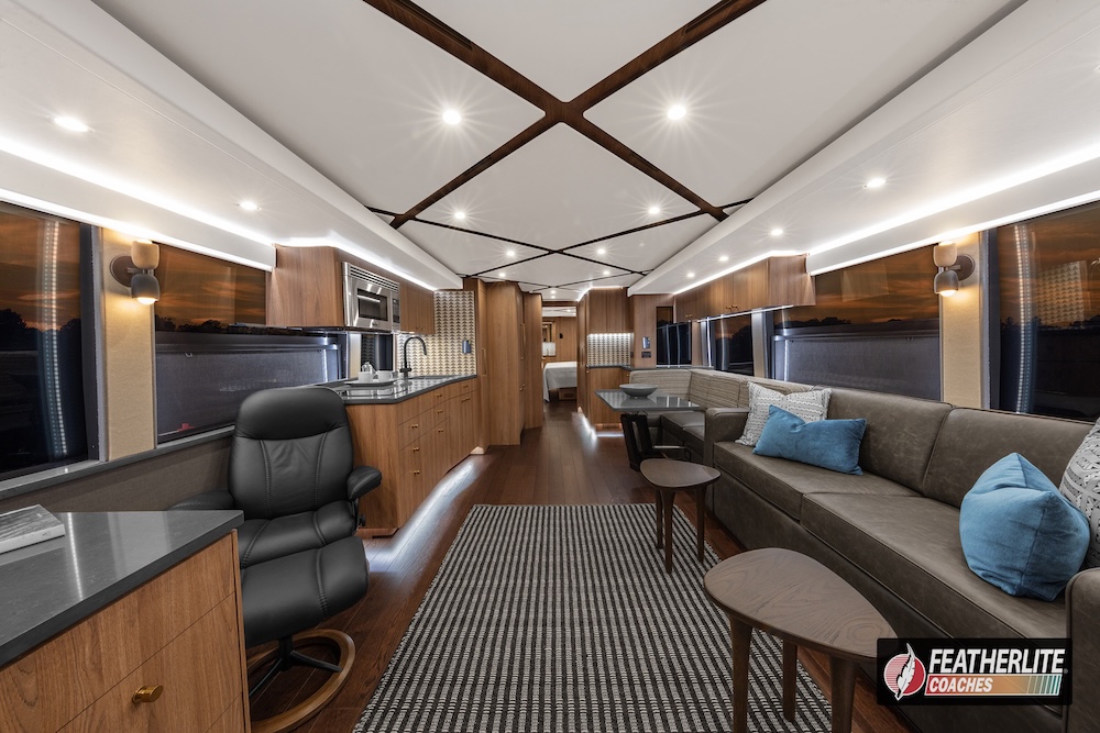 2026 Prevost Featherlite  H3-45 For Sale