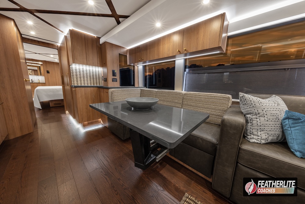 2026 Prevost Featherlite  H3-45 For Sale