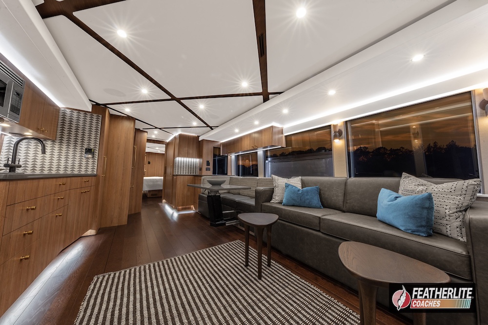 2026 Prevost Featherlite  H3-45 For Sale