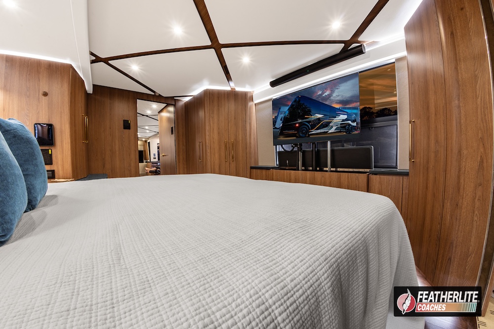 2026 Prevost Featherlite  H3-45 For Sale