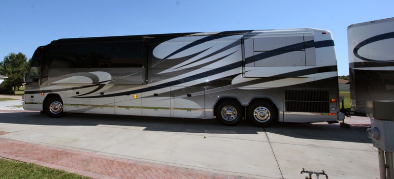 2008 Prevost Millennium H3-45