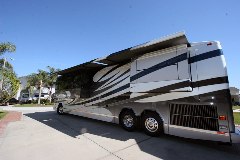 2008 Prevost Millennium H3-45