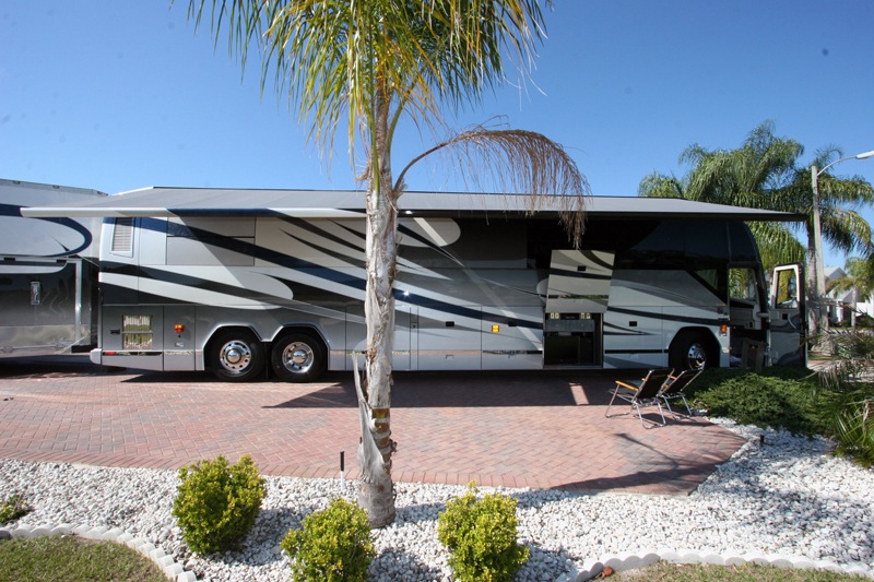 2008 Prevost Millennium H3-45