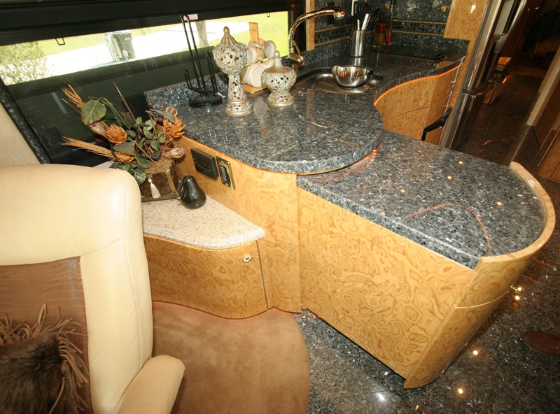 2008 Prevost Millennium H3-45