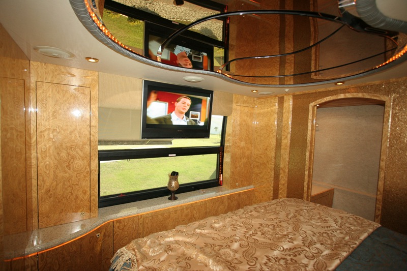 2008 Prevost Millennium H3-45