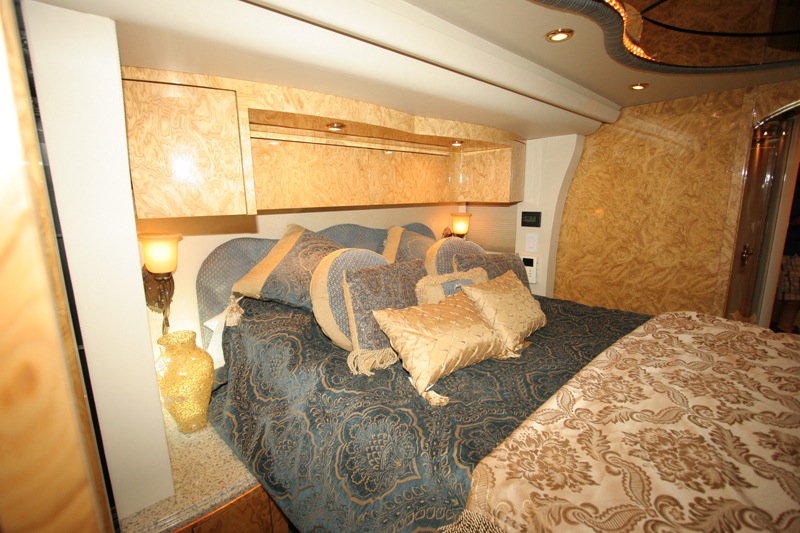 2008 Prevost Millennium H3-45