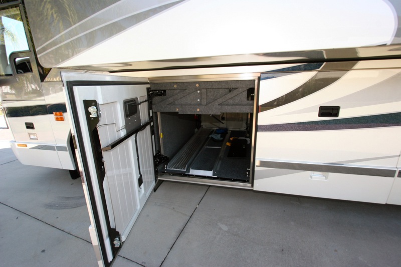 2008 Prevost Millennium H3-45