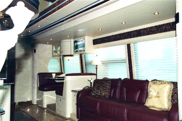 2004 Prevost Parliament H3-45