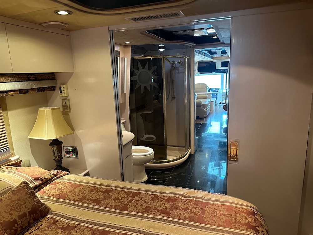 1995 Prevost Country Coach XL For Sale