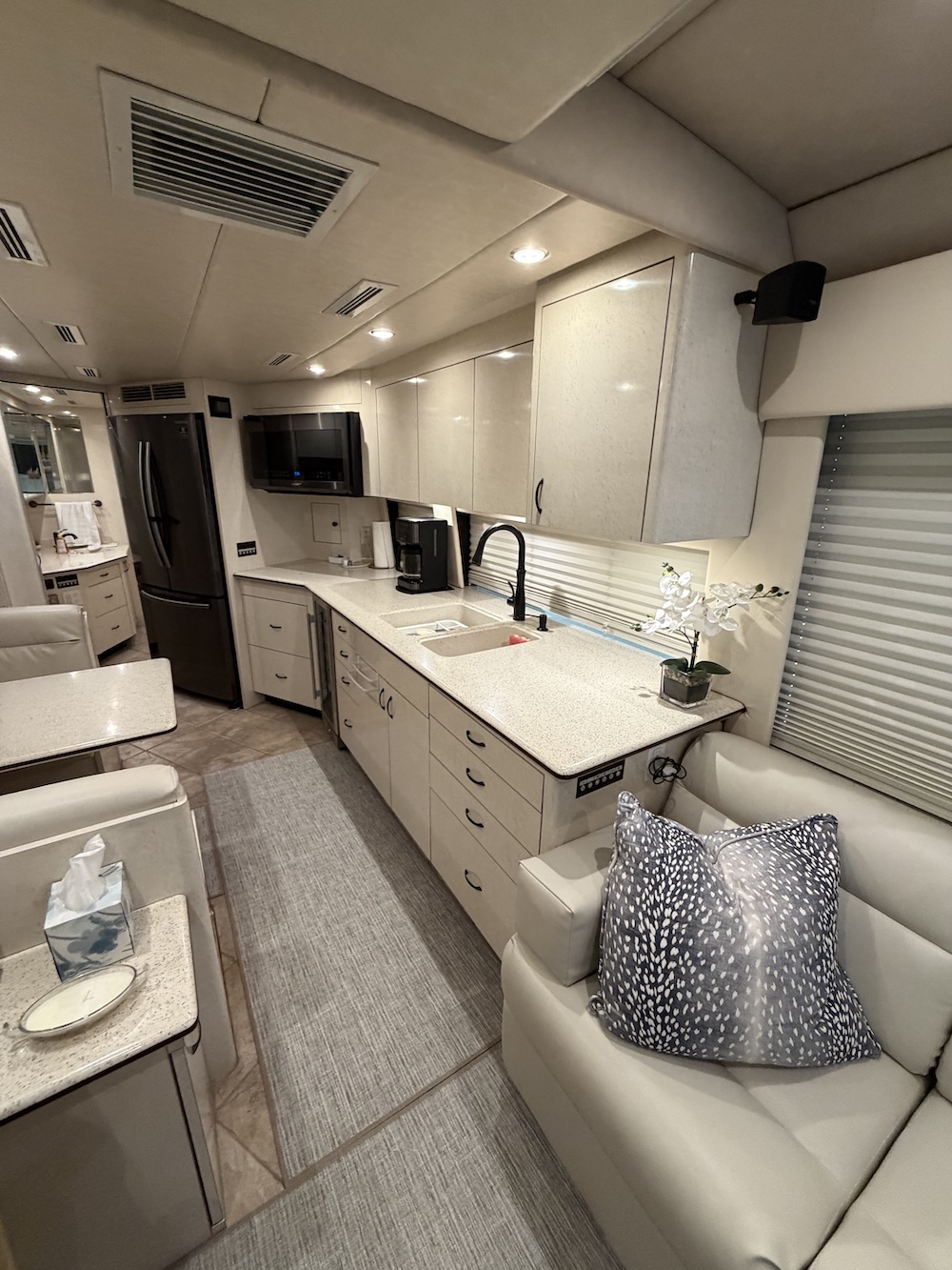 1997 Prevost Angola H3-45 For Sale