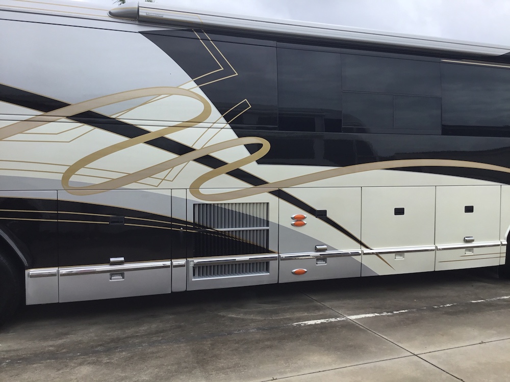 1997 Prevost Featherlite H3-45 For Sale