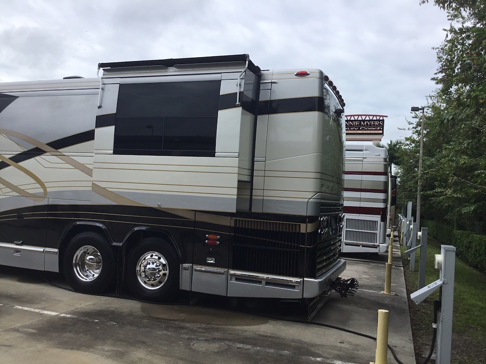 1997 Prevost Featherlite H3-45 For Sale