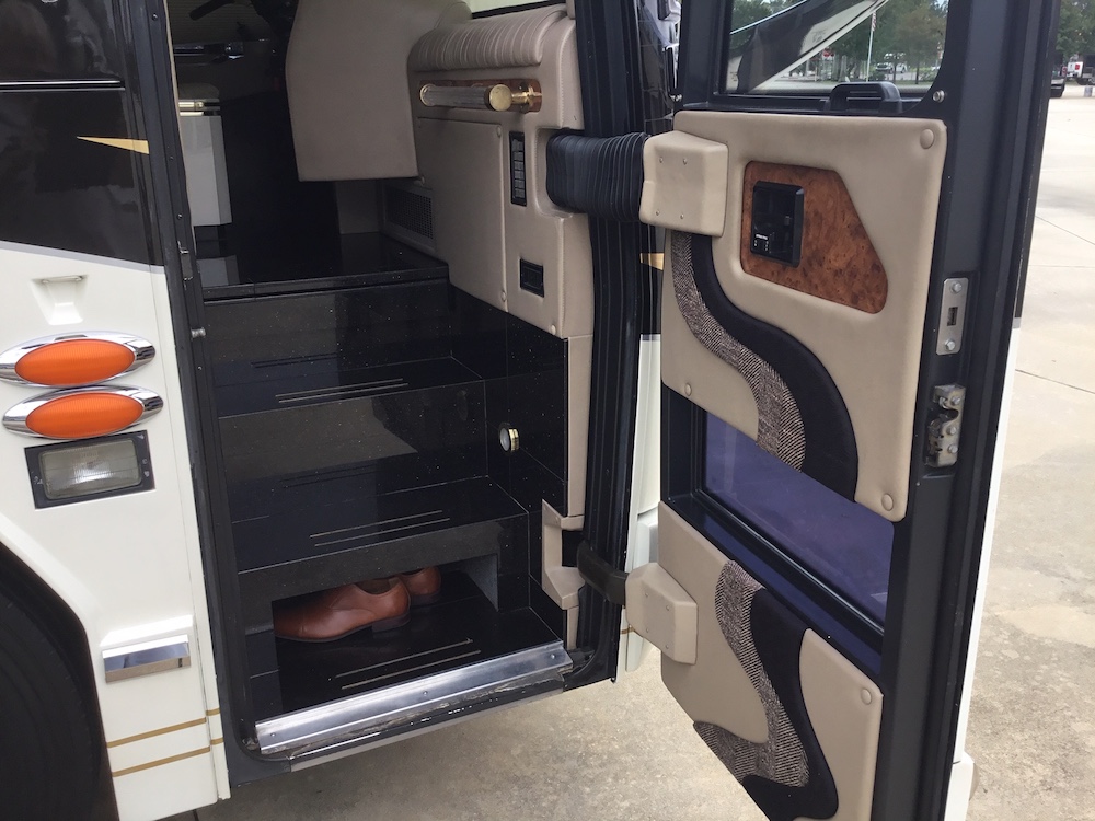 1997 Prevost Featherlite H3-45 For Sale