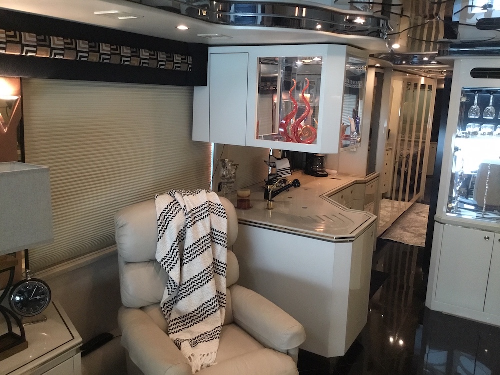 1997 Prevost Featherlite H3-45 For Sale