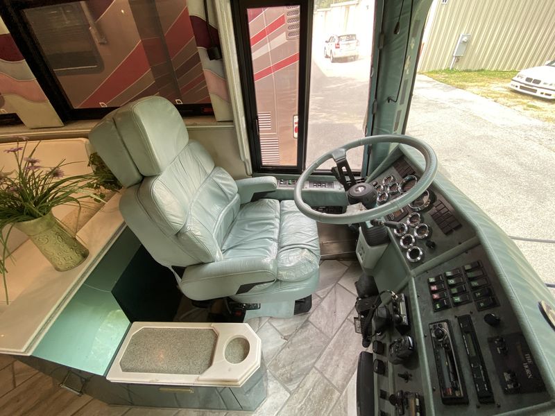 1997 Prevost Parliament XL For Sale