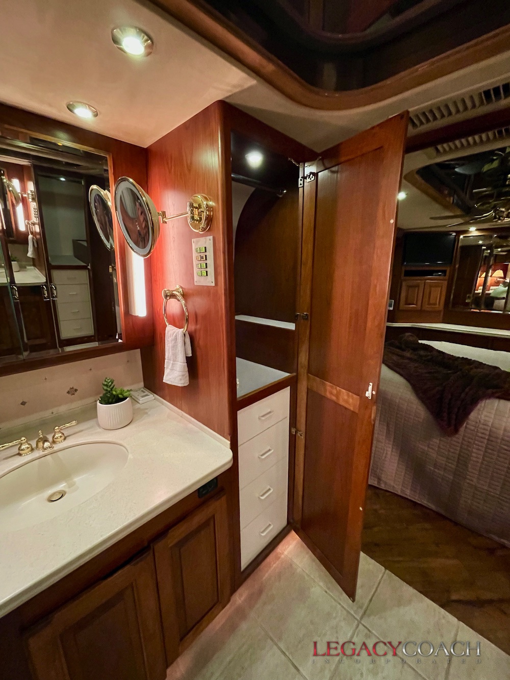 1998 Prevost Country Coach XL For Sale