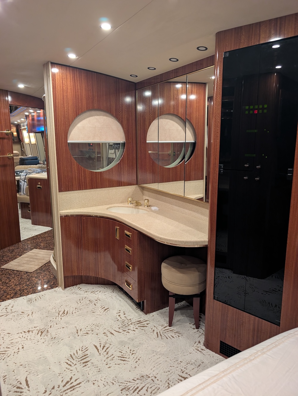 1998 Prevost Marathon XL For Sale