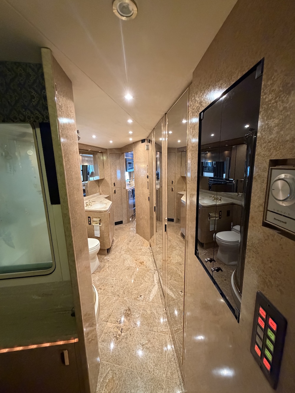 1998 Prevost Marathon XL For Sale