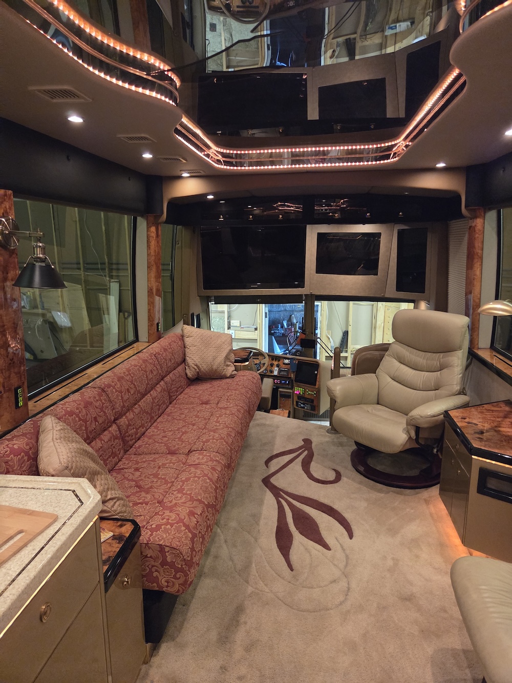 1999 Prevost  Featherlite H3-45 For Sale