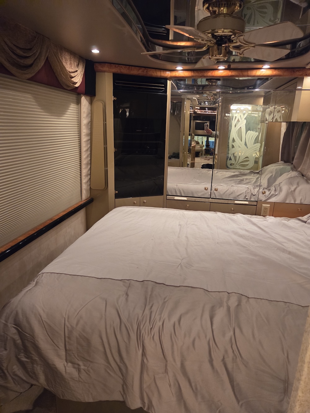 1999 Prevost  Featherlite H3-45 For Sale