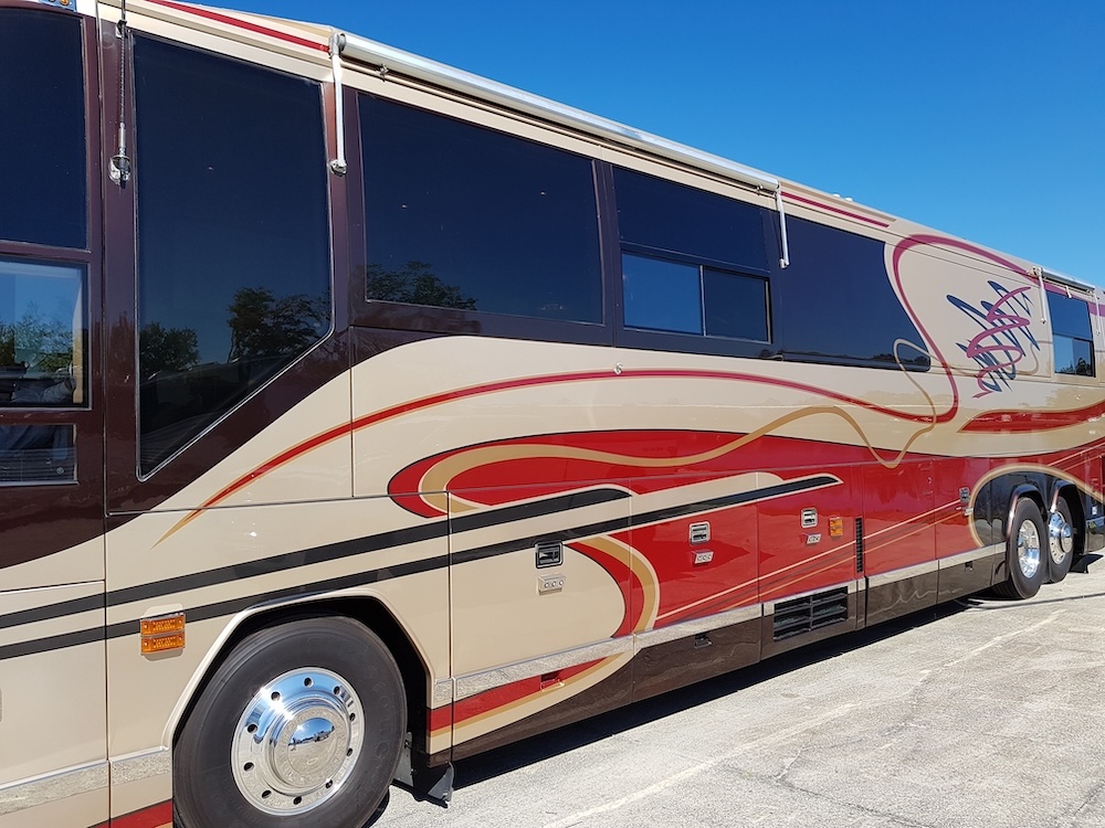 1999 Prevost Featherlite H3-45 For Sale