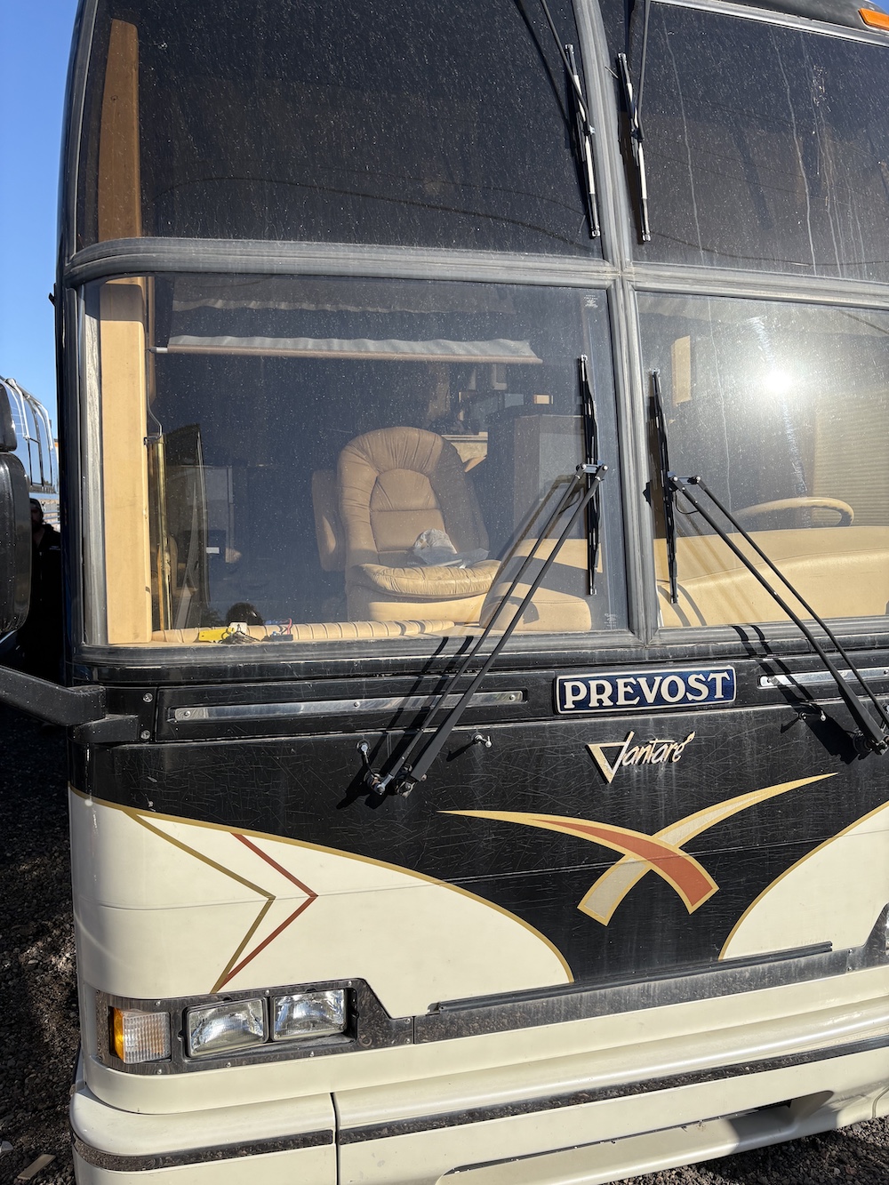 1999 Prevost Featherlite  H3-45 For Sale