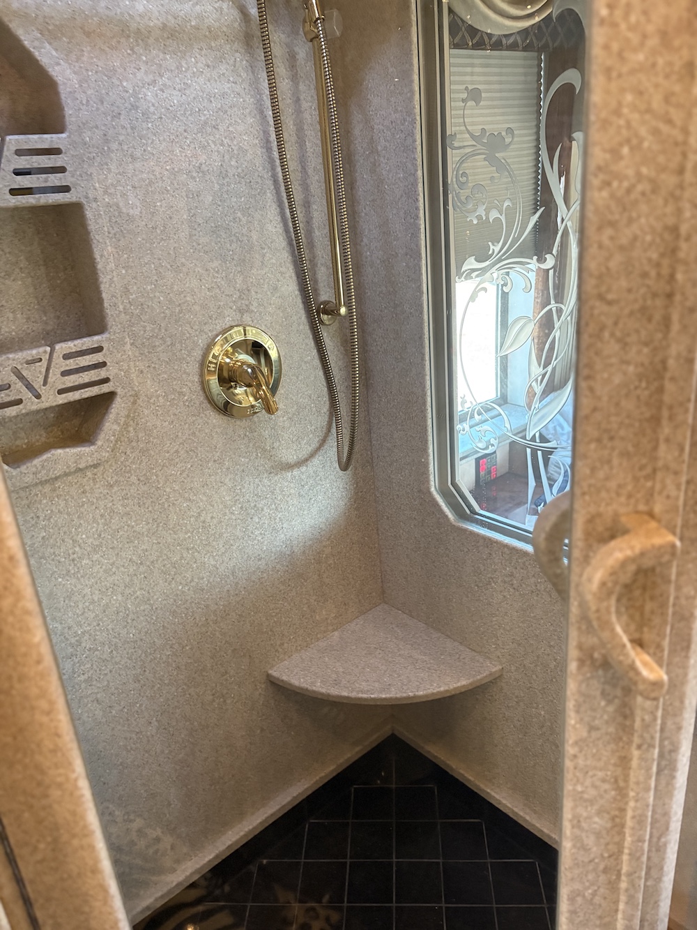 1999 Prevost Featherlite  H3-45 For Sale