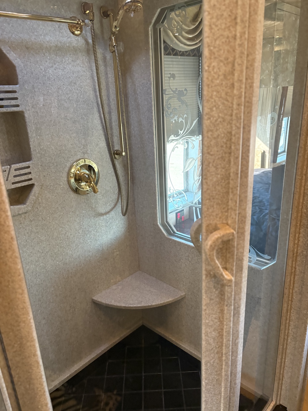 1999 Prevost Featherlite  H3-45 For Sale