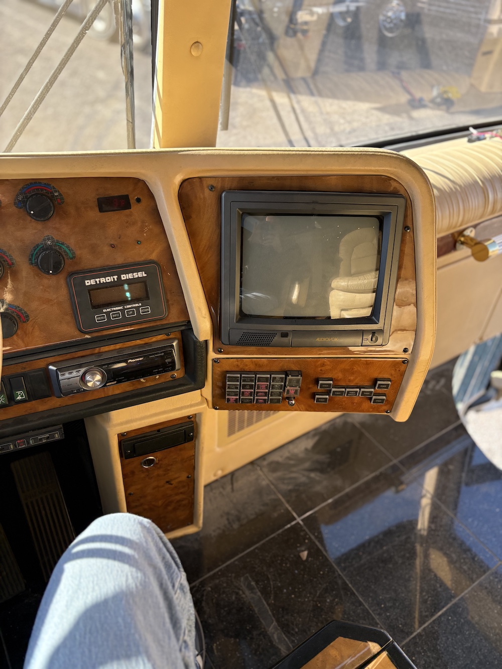 1999 Prevost Featherlite  H3-45 For Sale