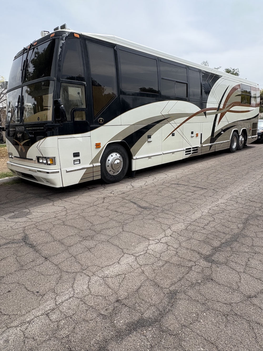 1999 Prevost Featherlite  H3-45 For Sale
