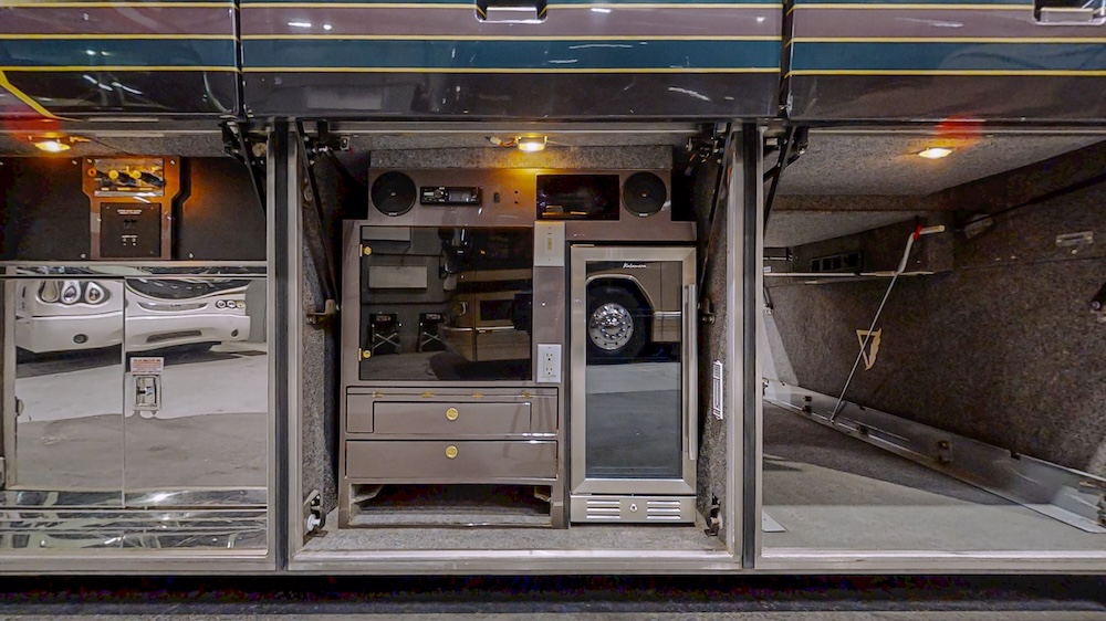 1999 Prevost  H3-45 For Sale