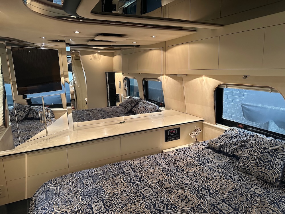 1998 Prevost FeatherliteXL For Sale