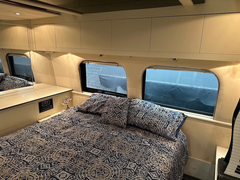 1998 Prevost FeatherliteXL For Sale