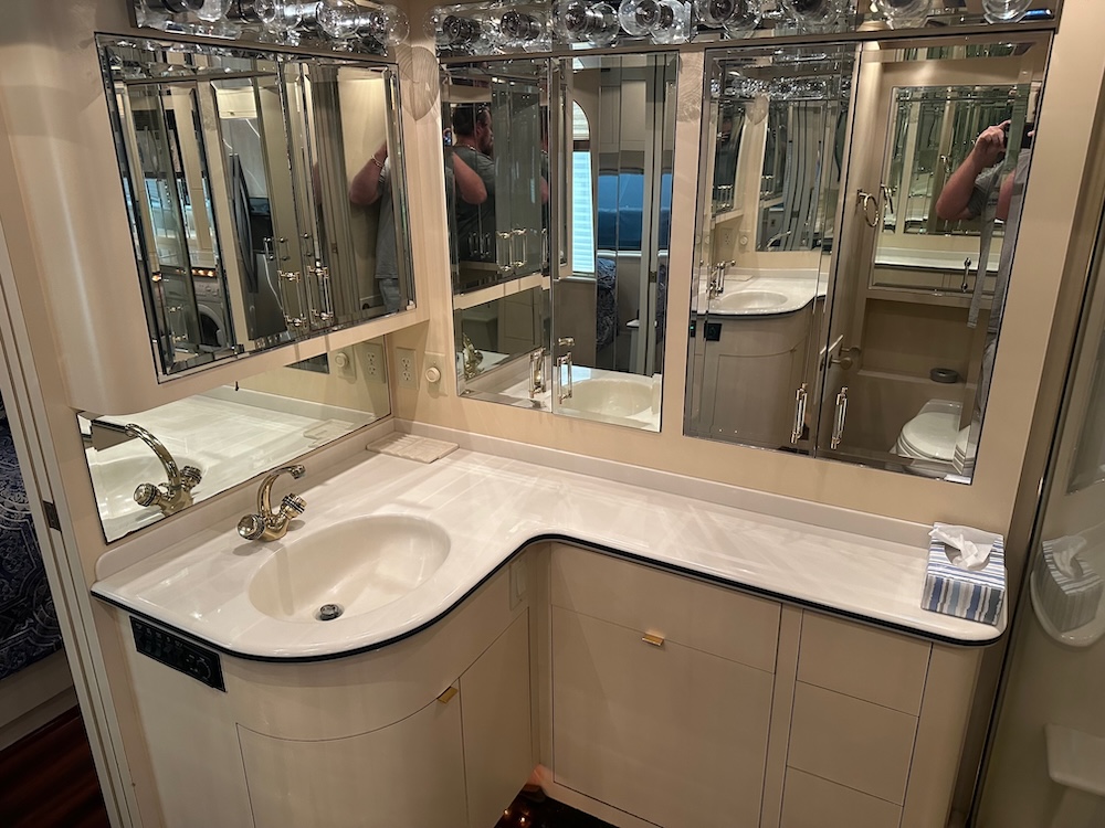 1998 Prevost FeatherliteXL For Sale